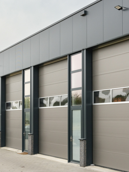 Industriele Bedrijfsdeur Umbra met beglazing | Deurtechnieken.nl