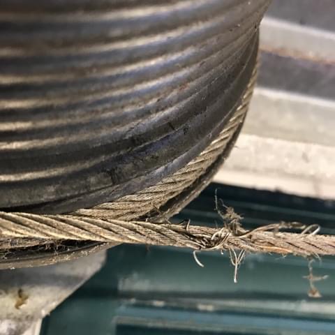 Schade aan je overheaddeur? Wij staan voor je klaar | louwers deurtechnieken